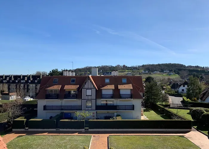 Apartment 4couchages/piscine/tennis/plage *