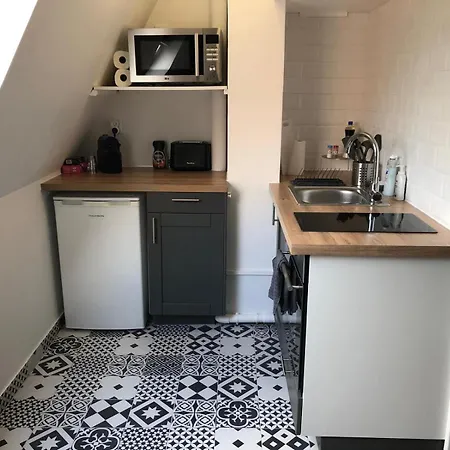 4couchages/piscine/tennis/plage شقة