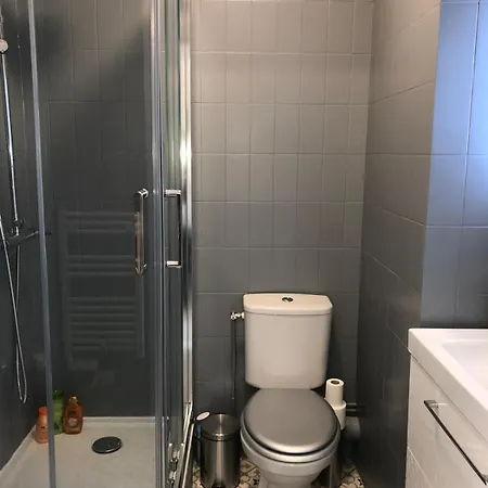 شقة 4couchages/piscine/tennis/plage