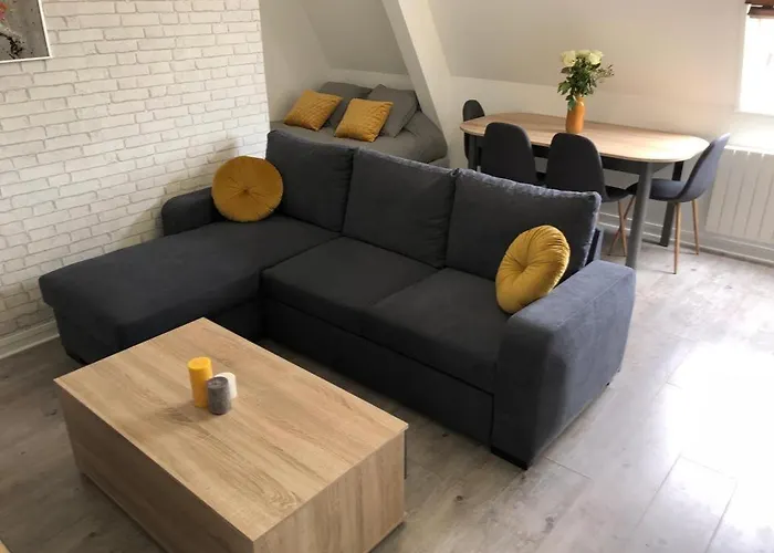 4couchages/piscine/tennis/plage 아파트 *