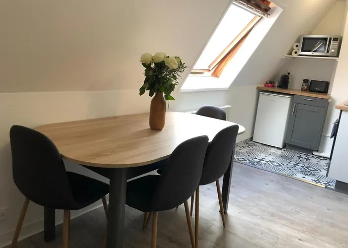 4couchages/piscine/tennis/plage 아파트 *